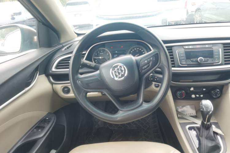 Used Buick GT 2015 15N Automatic Elite Version Steering Wheel