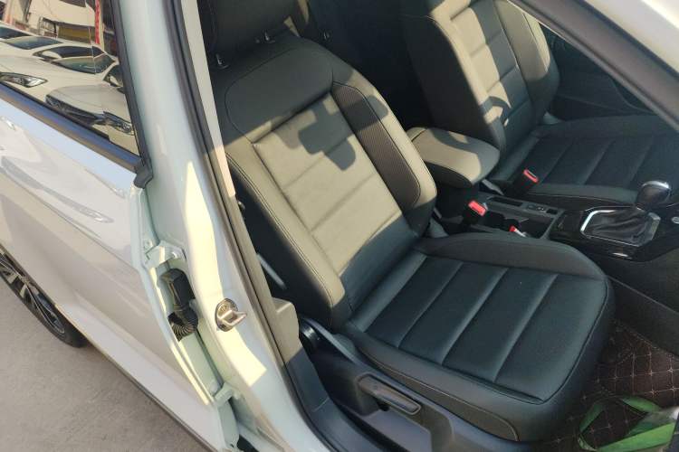 Used Volkswagen T-ROC 2020 280TSI DSG Two-Wheel Drive Comfort Version
