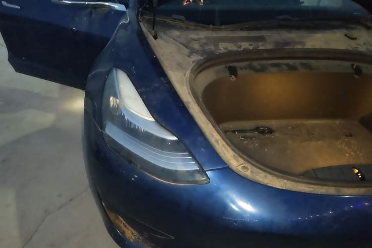 Used Tesla Model 3 2020 Revised Version Standard Range Rear-Wheel Drive – Upgraded Edition Right Front Headlight