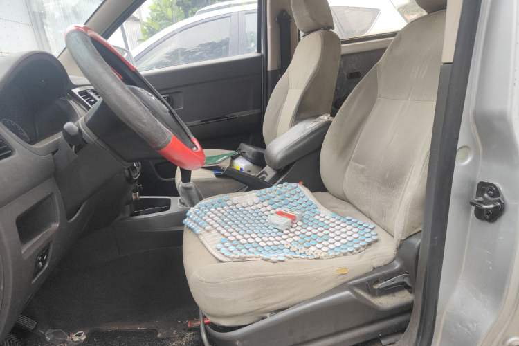 Used Wuling Rongguang V 2016 1.5L Standard Version
