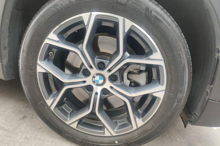 Used BMW X1 2021 Restyled sDrive25Li Leading Edition Right Front Wheel Hub