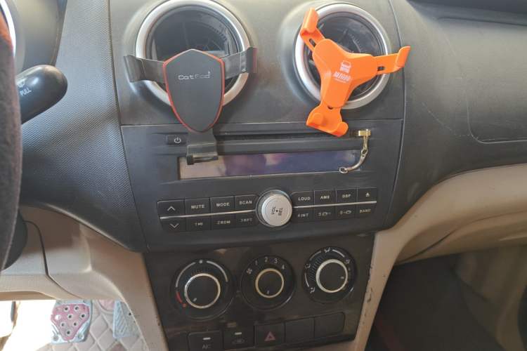 Used CHANGAN KAICHENG Ounuo S 2013 1.5L Elite Model Audio And AC Panel