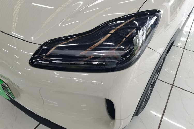 Used Wuling Bingo PLUS 2024 401 km Range 5-Seater Version Left Front Headlight