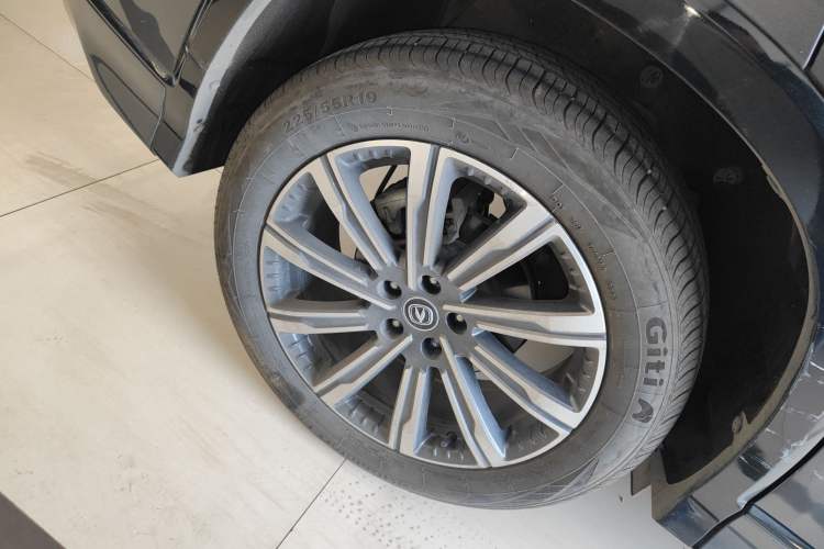 Used Changan CS75 PLUS 2023 3rd Generation 1.5T Automatic Prestige Model
