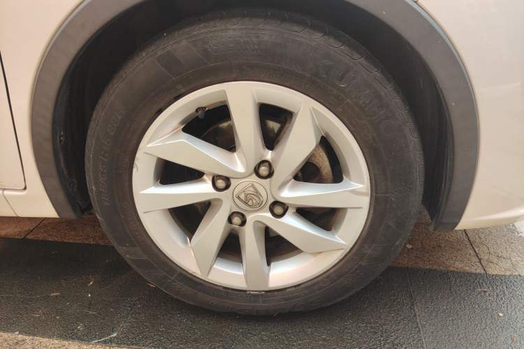 Used Baojun 310W 2017 1.5L Manual Fashion Model China V