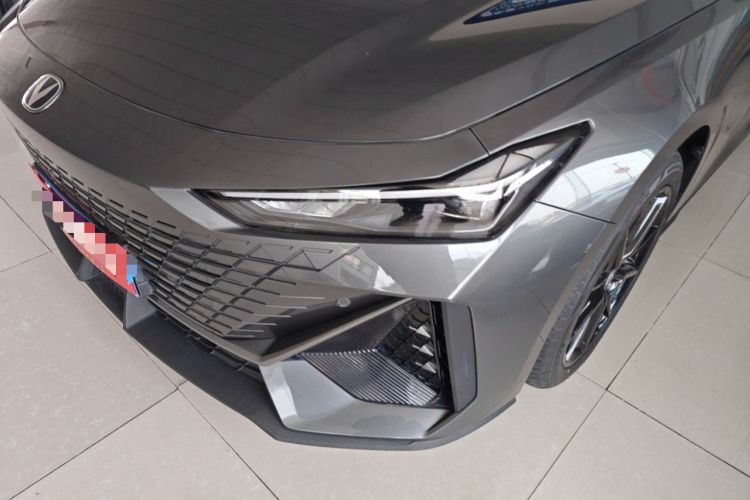 Used Changan UNI-V 2023 1.5T Prestige Model
