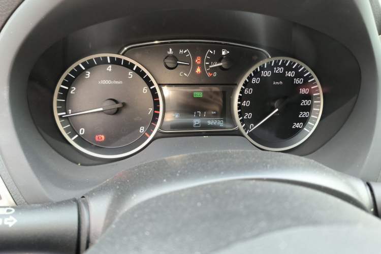 Used Nissan Sylphy 2019 1.6XV CVT Smart Connect Luxury Edition China V Standard Odometer Close Up