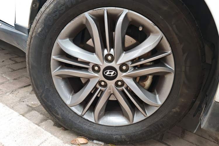 Used Hyundai ix35 2013 2.0L Automatic Two-Wheel Drive Smart GLS China IV Standard