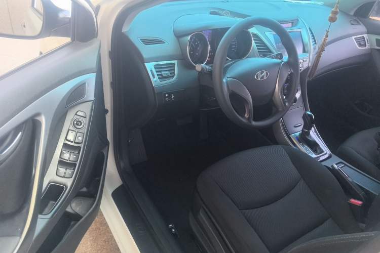 Used Hyundai Elantra (5th Generation / Langdong) 2015 1.6L Automatic Leading Model

