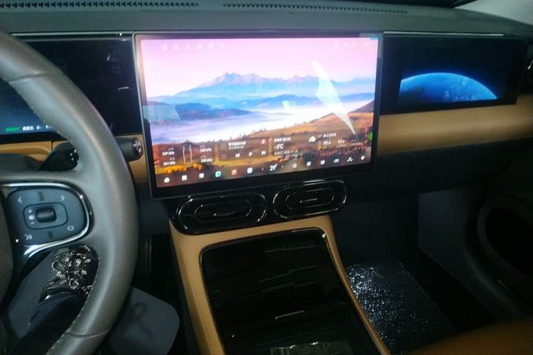 Used Leapmotor C01 2024 Range-Extended 316 Deluxe Edition Audio And AC Panel