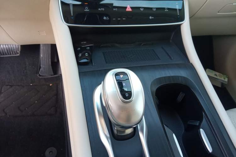 Used VOYAH Dream 2024 PHEV Ultra-Long Range Flagship Edition
