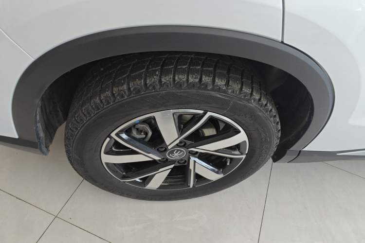 Used BYD Song Pro New Energy 2024 HONOR Edition DM-i 71KM Navigation Model Right Rear Wheel Hub