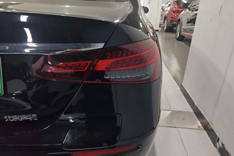 Used Mercedes-Benz E-Class New Energy 2022 Second Facelift E 350 e L Plug-in Hybrid Sedan Right Rear Taillight