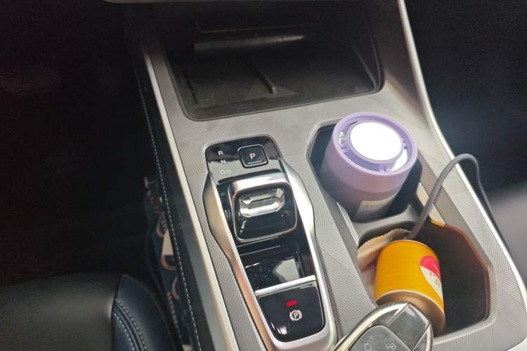 Used GAC Trumpchi GS3 2023 Shadow Speed 270T R-STYLE Edition Gear Lever