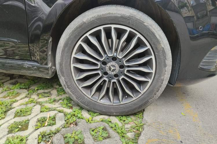 Used Mercedes-Benz V-Class 2018 V 260 Prestige Edition China VI Right Front Wheel Hub