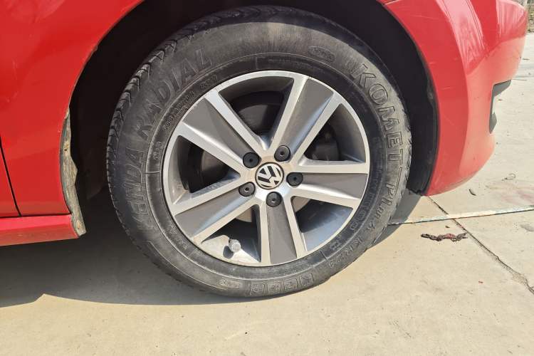 Used Volkswagen Polo 2013 1.4L Manual Fashion Edition Right Front Wheel Hub