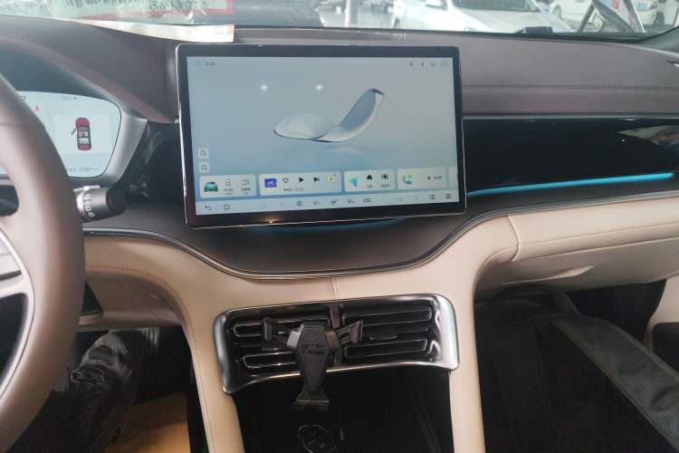 Used BYD Song PLUS New Energy 2025 DM-i Intelligent Driving 112KM Prestige Model Audio And AC Panel