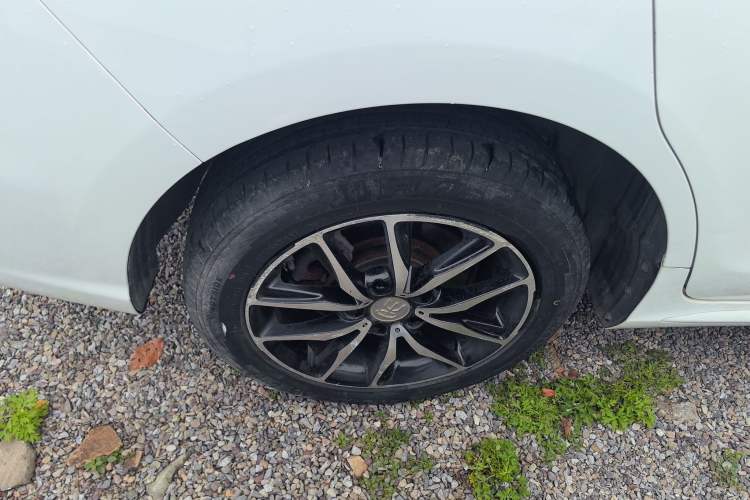 Used BYD Song MAX 2018 1.5T Automatic Smart Connect Luxury 6-Seater Right Rear Wheel Hub