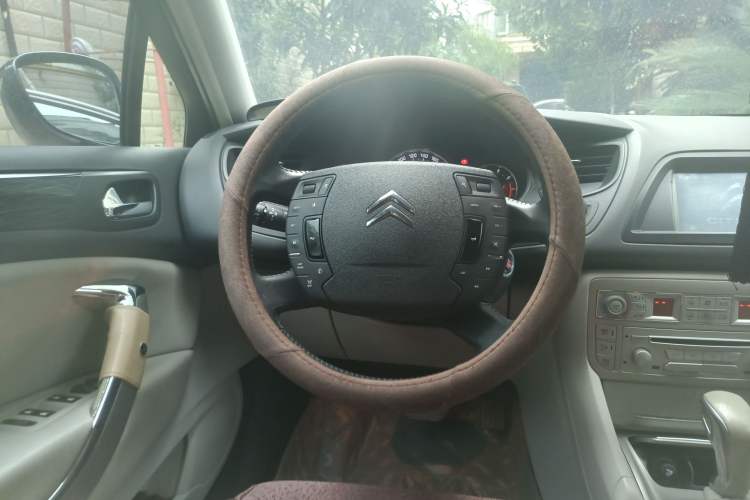 Used Citroen C5 2012 2.0L Automatic Luxury Edition Steering Wheel