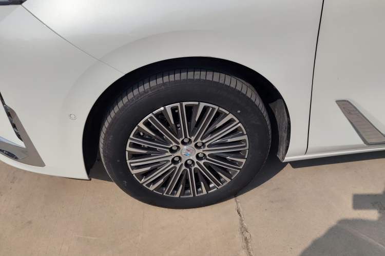 Used Buick GL8 New Energy 2024 Lu Zun Luxury Edition 7-Seater