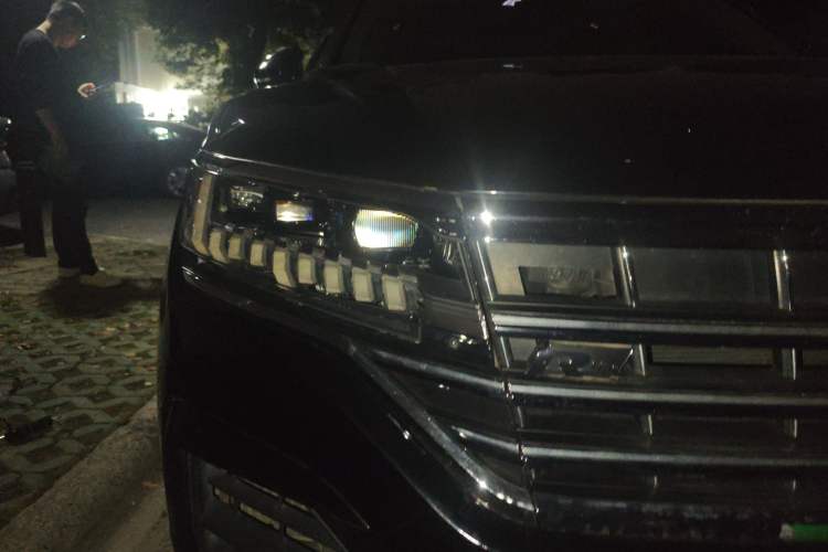 Used Volkswagen Touareg 2019 3.0 TSI RuiFeng Edition China V Standard Right Front Headlight