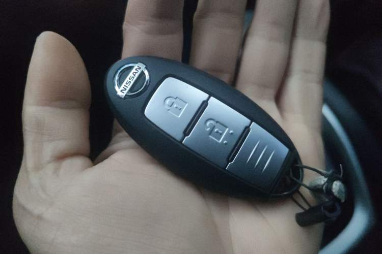 Used Nissan X-Trail 2015 2.0L CVT Comfort MAX Edition 2WD
