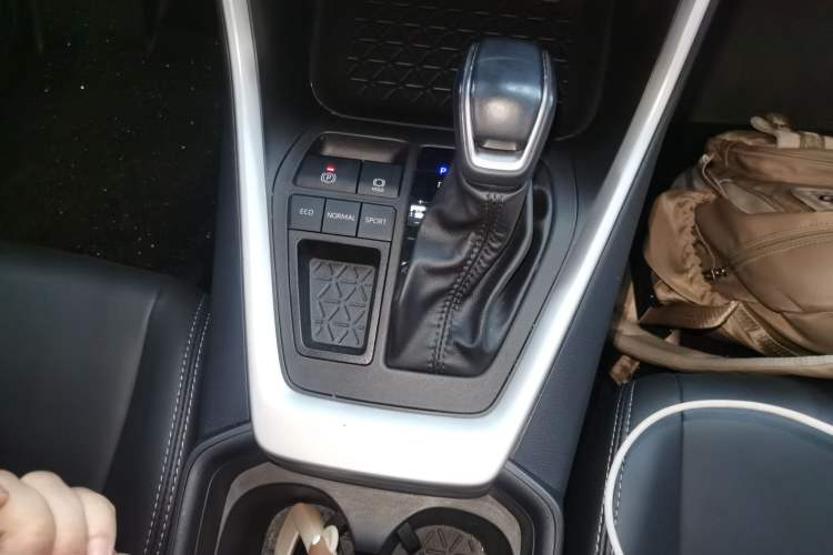 Used Toyota Wildlander 2023 2.0L CVT Two-Wheel Drive Urban Edition Gear Lever