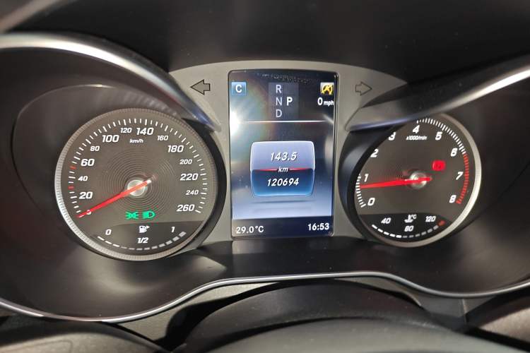 Used Mercedes-Benz GLC 2016 GLC 260 4MATIC Luxury Model
