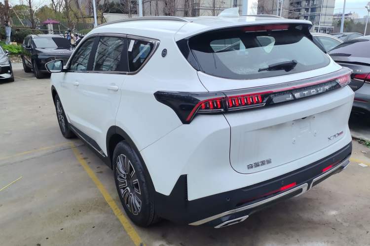Used JETOUR X70 PLUS 2025 1.5T Elite Edition 7-Seater