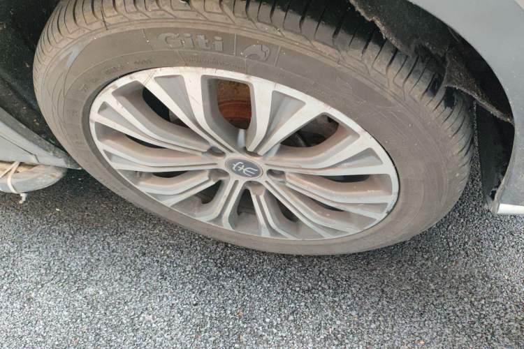 Used BYD Song Pro New Energy 2019 DM 1.5T Four-Wheel Drive Performance Edition Deluxe Model Right Front Wheel Hub