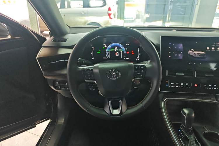 Used Toyota Avalon 2024 Dual-Motor 2.0L Premium Edition
