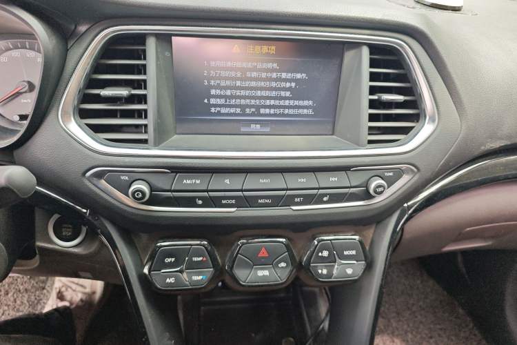 Used GAC Trumpchi GS4 2016 235T G-DCT Luxury Edition Audio And AC Panel