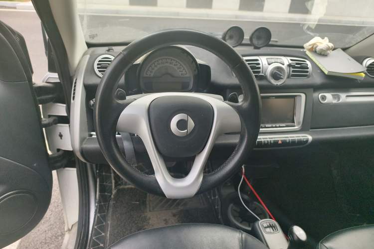 Used smart fortwo 2012 1.0T Convertible Passion Edition Steering Wheel