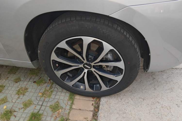 Used Wey VV7 2017 2.0T Ultra-Luxury Version Right Front Wheel Hub