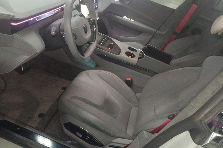 Used Lotus EMEYA 2024 EMEYA L+
