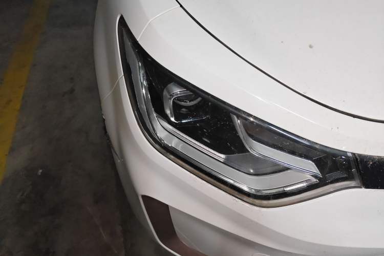 Used SOL E10X 2021 302 km Range Fashion Edition 31.4 kWh