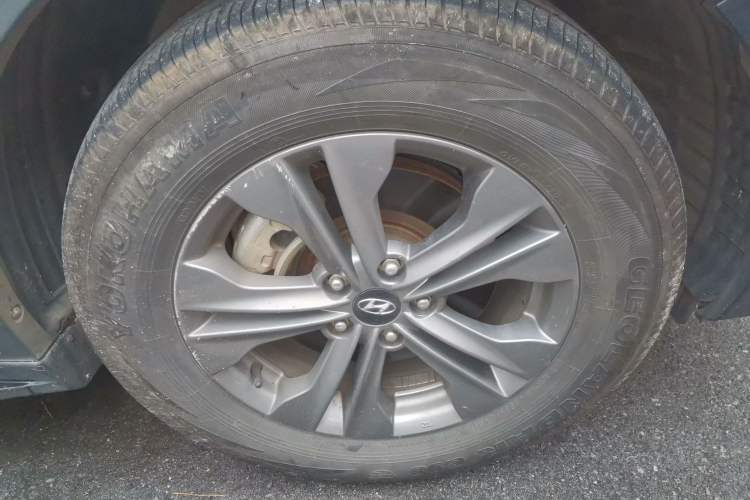 Used Hyundai Santa Fe 2013 2.4L Automatic Two-Wheel Drive Smart Version
