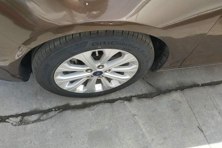 Used Ford Escort 2015 1.5L Manual Fashion Edition