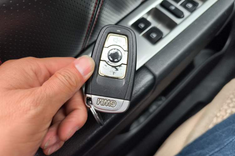 Used Haval H6 2013 Upgraded Model 1.5T Manual 4x4 Elite Version Vehicle Key