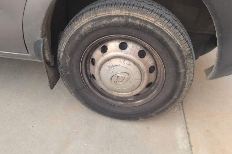 Used SAIC MAXUS Xintu V80 2019 2.5T Classic Edition 6-Speed Manual – Aoyuntong Short Wheelbase Mid-Height Design 5/6 Seats