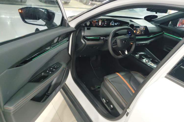 Used CHANGAN UNI-V 2024 1.5T Prestige Edition