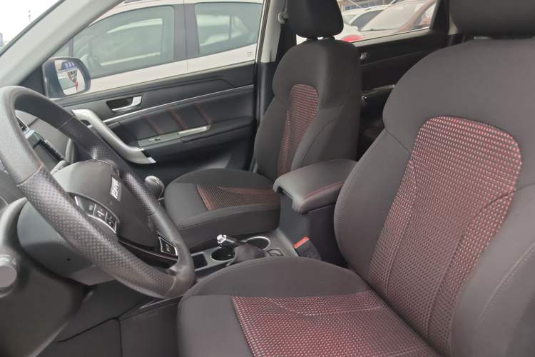 Used Haval M6 2019 1.5T Manual Two-Wheel Drive Urban Version China VI Standard
