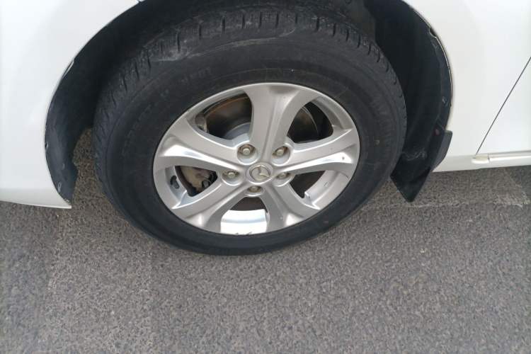 Used Mazda 3 2015 Sedan 1.6L Automatic Comfort Model Exterior 4