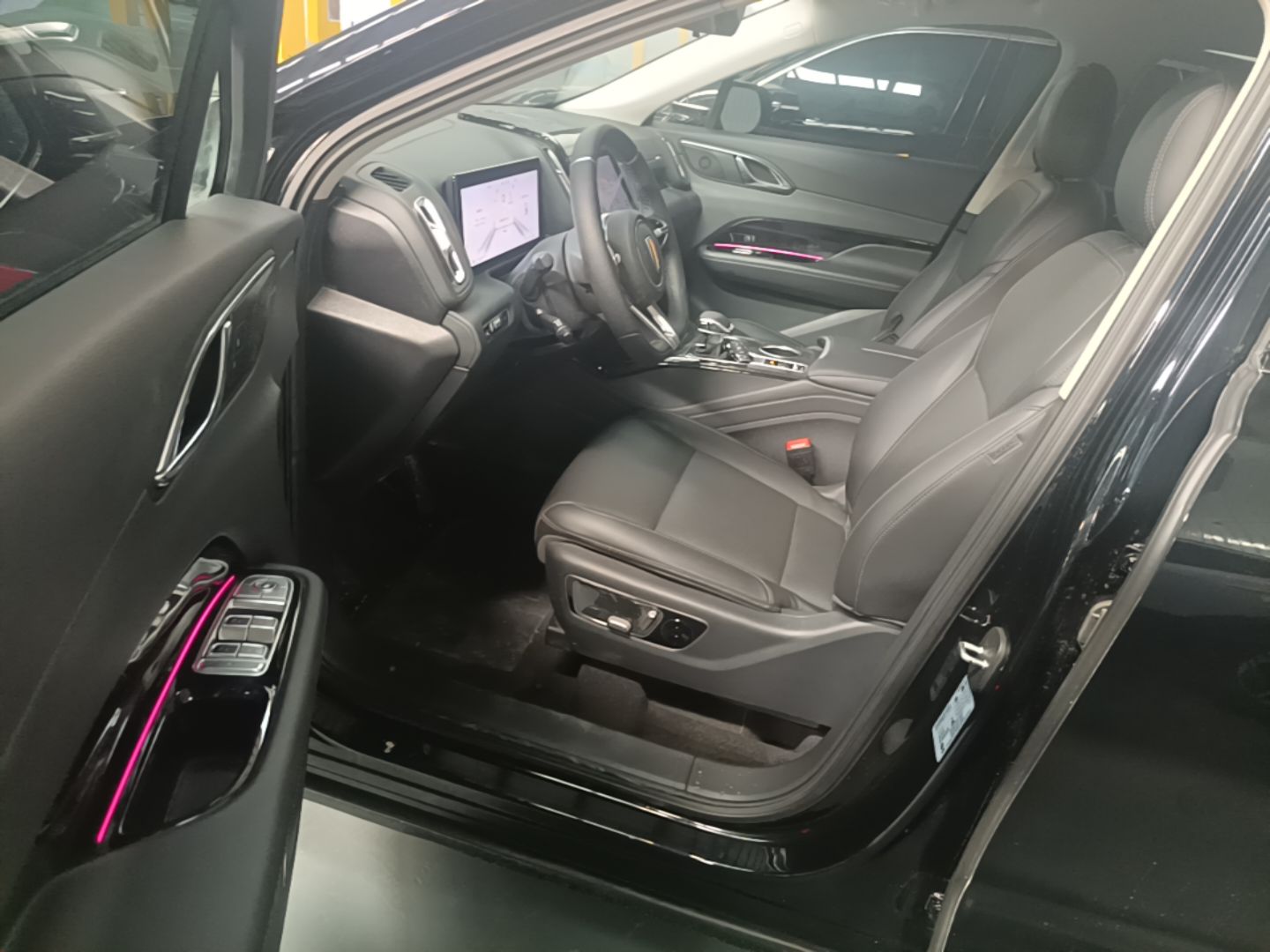 Hongqi HS3 PHEV 2025 Model 125km Jingwei 2 Millionth Anniversary Edition — снимка 18