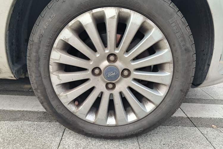 Used Ford Fiesta 2011 Sedan 1.5L Automatic Fashion Edition Right Front Wheel Hub