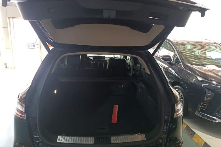 Used Lincoln Nautilus 2021 2.0T Four-Wheel Drive Luxury Edition Trunk