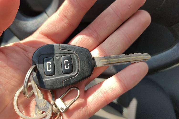 Used Foton Scenic G5 2022 2.0L Gasoline Commercial Version Open-Window 10-Seater 1TZS Vehicle Key