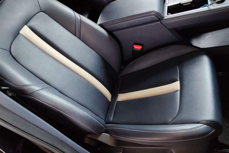 Used JMC DaDao 2023 Chasing Light 2.3T Diesel Automatic 4x4 Standard-Wheel Enjoyment Model
