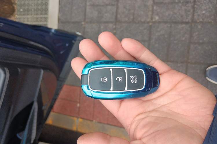 Used Hyundai Santa Fe 2020 380 TGDi Automatic Two-Wheel Drive DLX Prestige Edition PLUS Vehicle Key