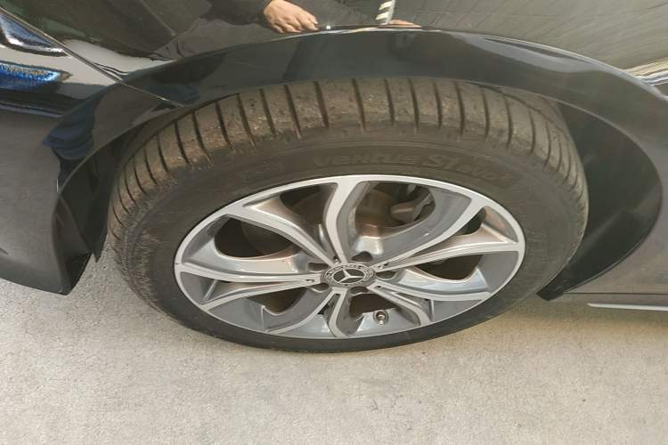 Used Mercedes-Benz E-Class 2021 Restyled E 300 L Sporty and Stylish Edition
